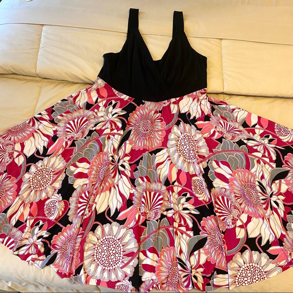 𝙳𝚛𝚎𝚜𝚜 𝙱𝚊𝚛𝚗 Women’s Dress